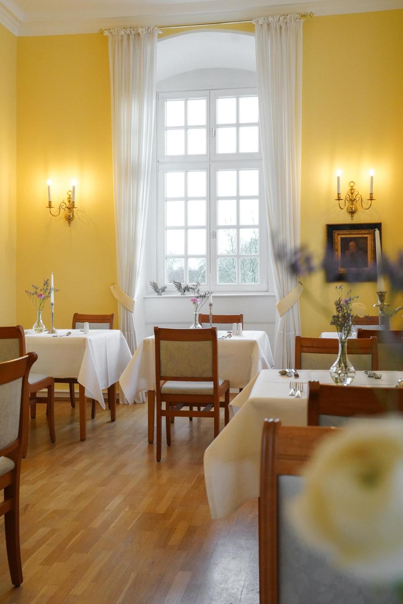 Hotel Schloss Hoehnscheid Bad Arolsen Exterior foto